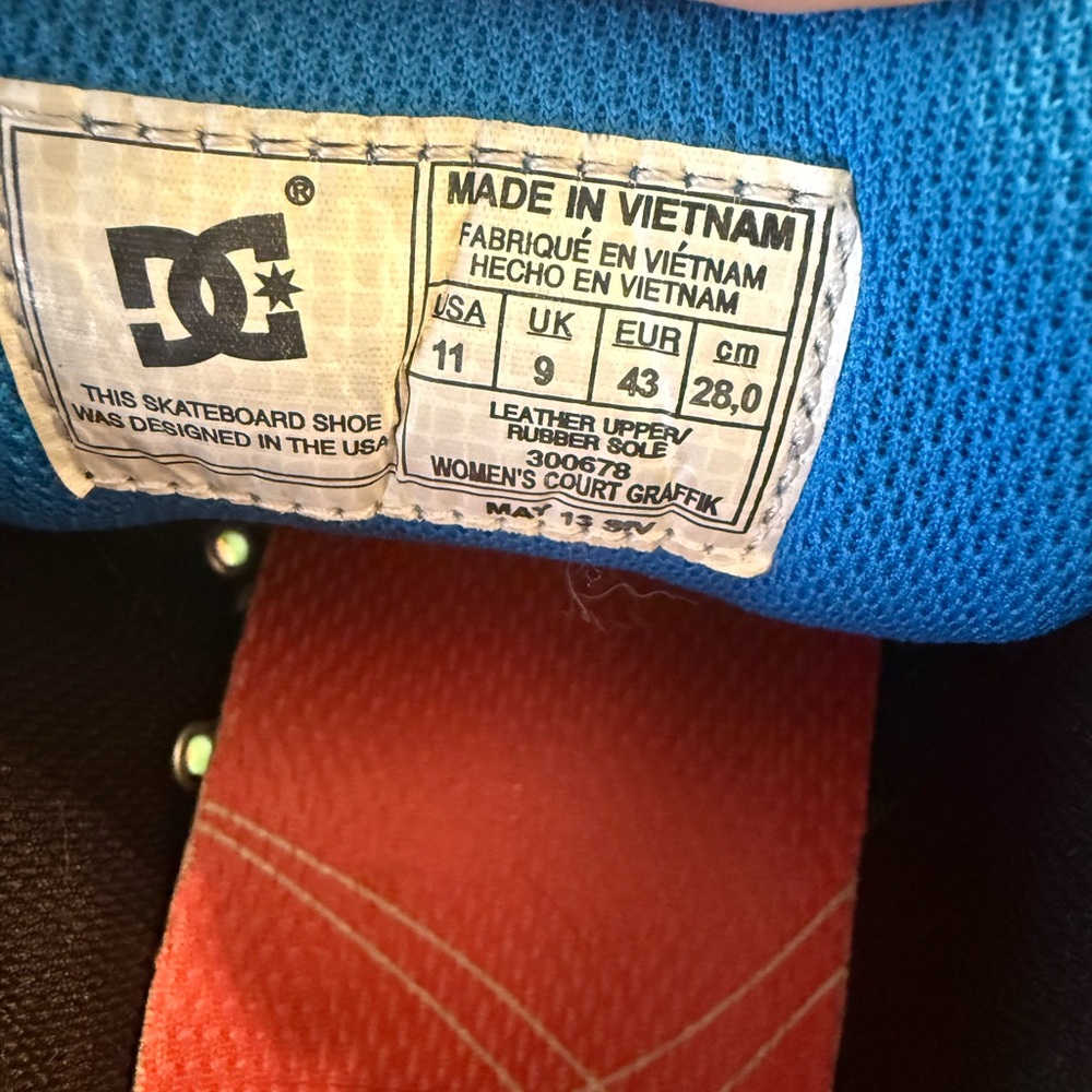 DC Court Graffik skate shoe Women’s Size 11 Men’s 9.5 - Picture 4 of 7